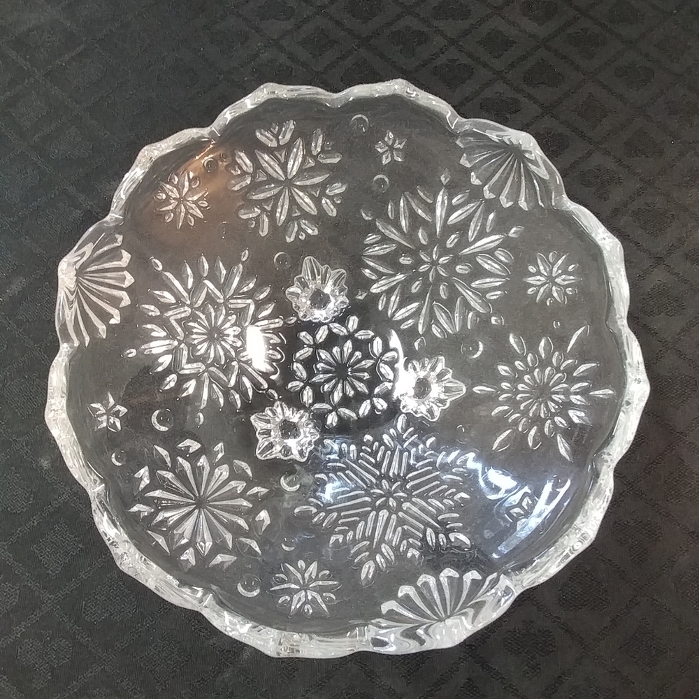 Mikasa Snowflake Crystal Bowl, Footed